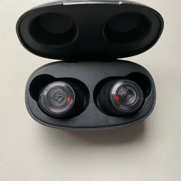 Monster Achieve 100 Airlinks Earbuds